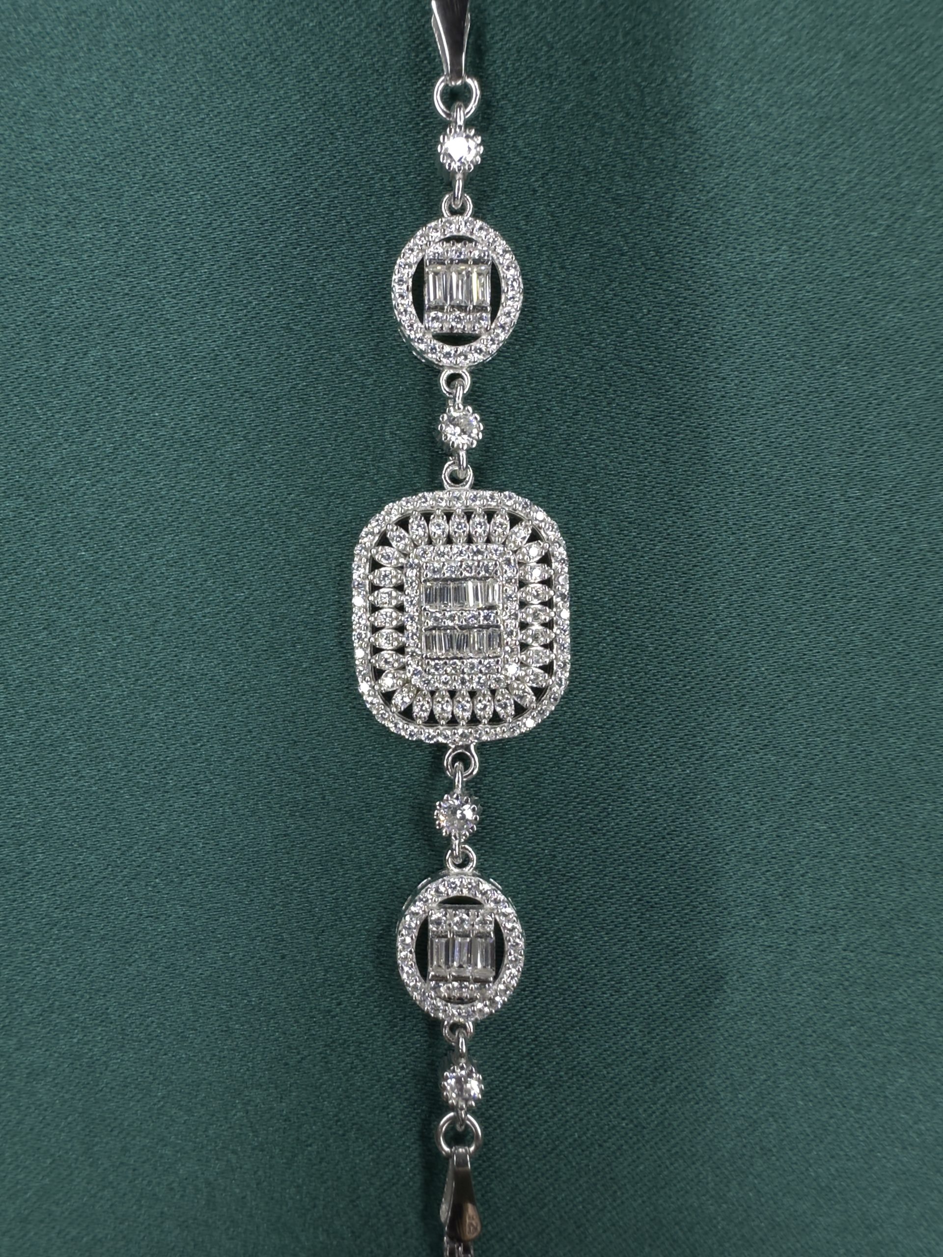 Gösterişli Baget Taşlı 925 Ayar Gümüş Bileklik