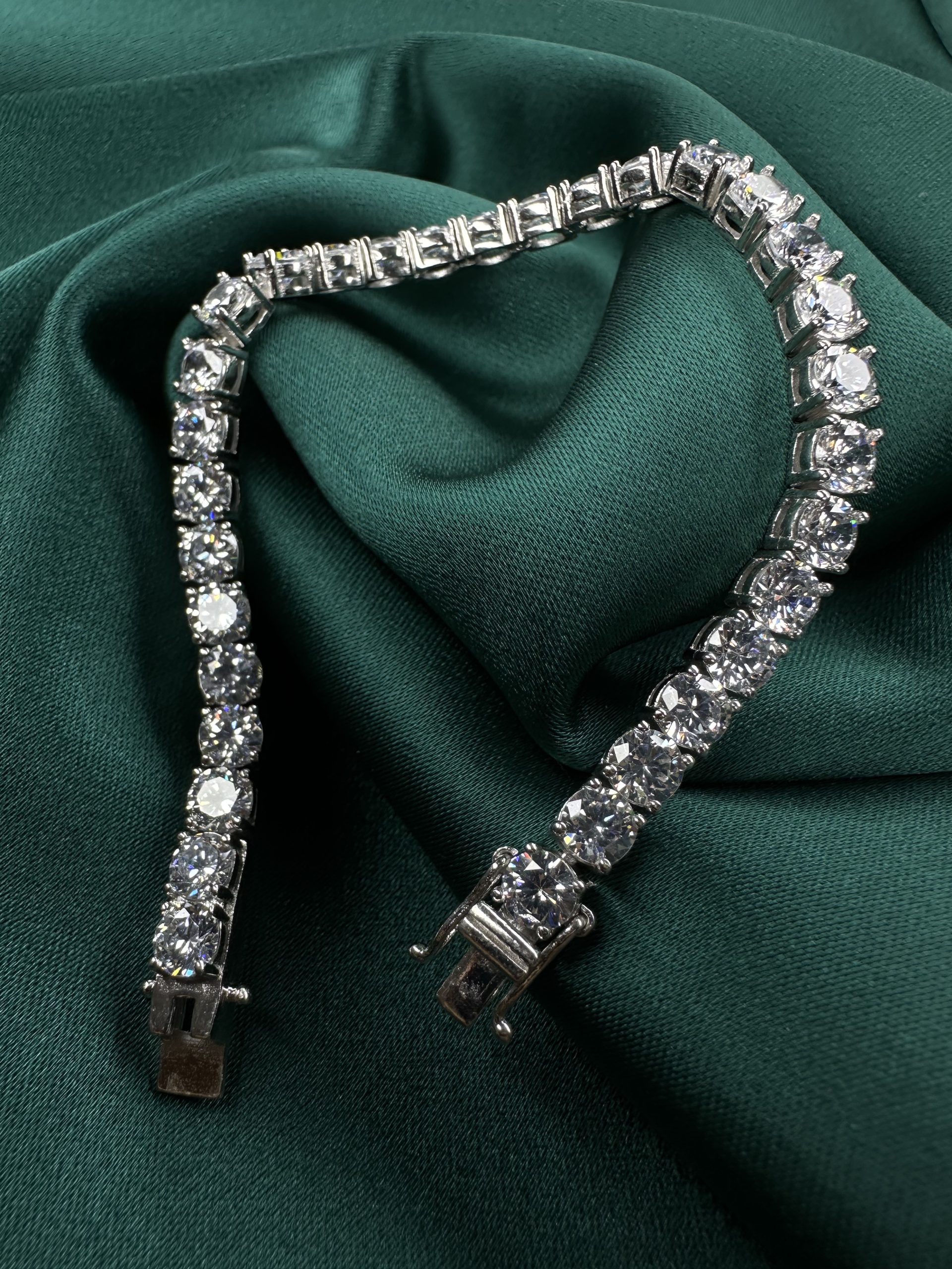 Gösterişli Beyaz Zirkon Taşlı 925 Ayar Gümüş Tennis Bileklik