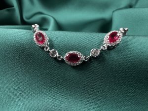 Oval kesim halo taşlı 925 ayar gümüş tenis bileklik